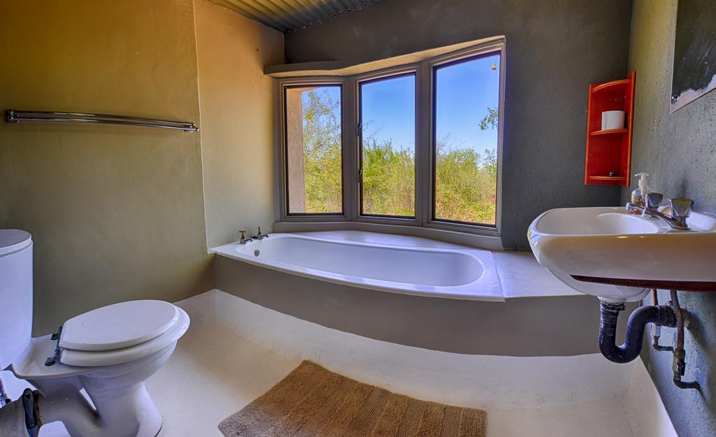 Tingala Lodge - Bed In The Bush Phalaborwa Room photo