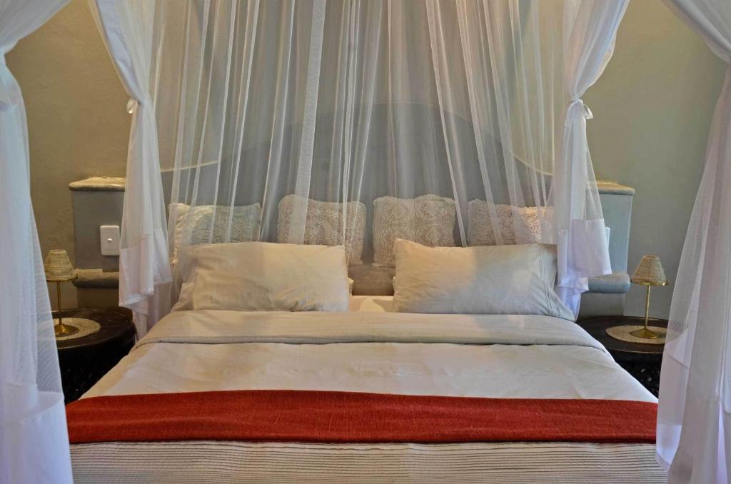 Tingala Lodge - Bed In The Bush Phalaborwa Room photo